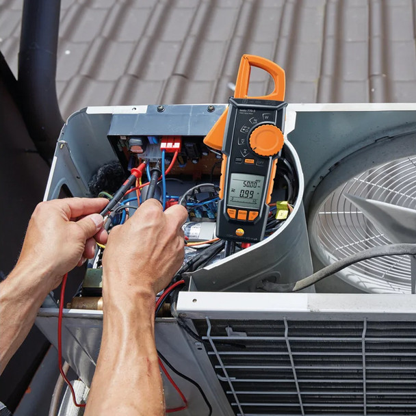 Testo 770-3 True-RMS Electrical Clamp Meter with Bluetooth in use with leads