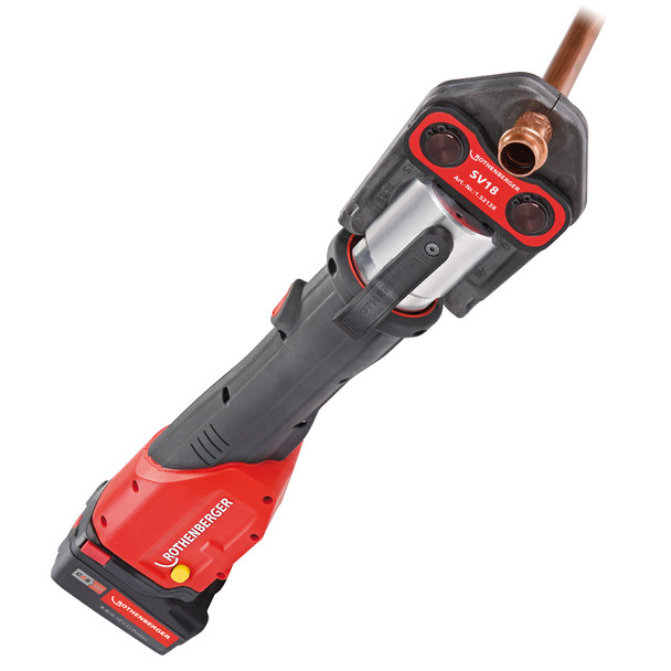 Rothenberger ROMAX 4000 Cordless Hydraulic Press Tool with jaw and copper pipe