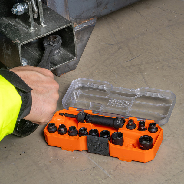 Klein Tools KNECT™ Pass Through Socket in use