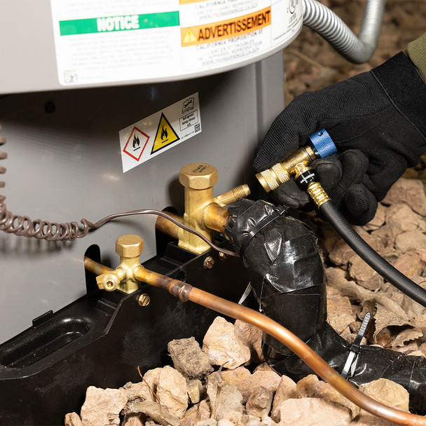 MalcoEdge SS7214516 Safe Seal Hose blue in use