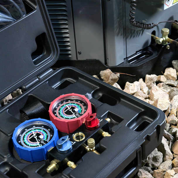 MalcoEdge™ M2VKA2L 2-Valve A2L Manifold in use