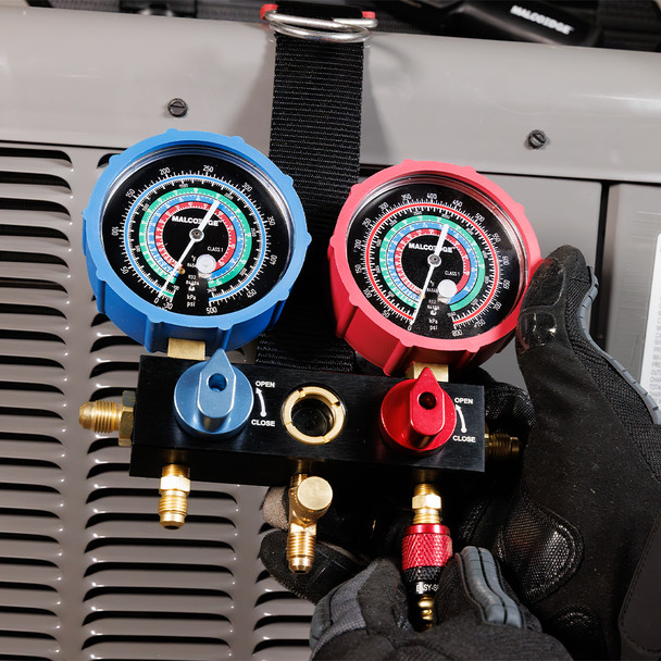 MalcoEdge™ M2VA2L 2-Valve A2L Manifold in use