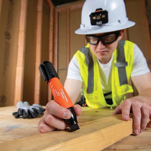 Klein Tools 86103 Skribes™ XL Chisel Tip Permanent Marker writing on wood