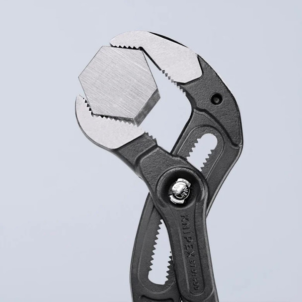 Knipex 22" Cobra XXL Water Pump Pliers gripping hexagon