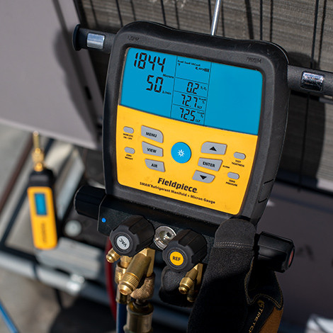 Fieldpiece MG44 Job Link® Wireless Vacuum Gauge works with SMAN Manifolds (Not Included)