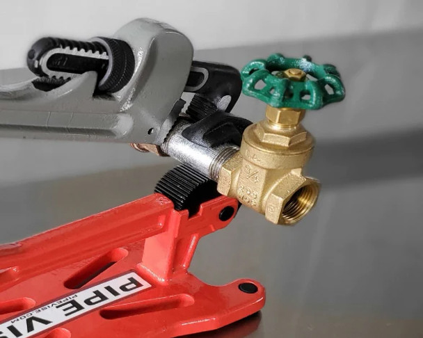 Supco PV01 Bigfoot Portable Steel Pipe Vise 1.5" Capacity