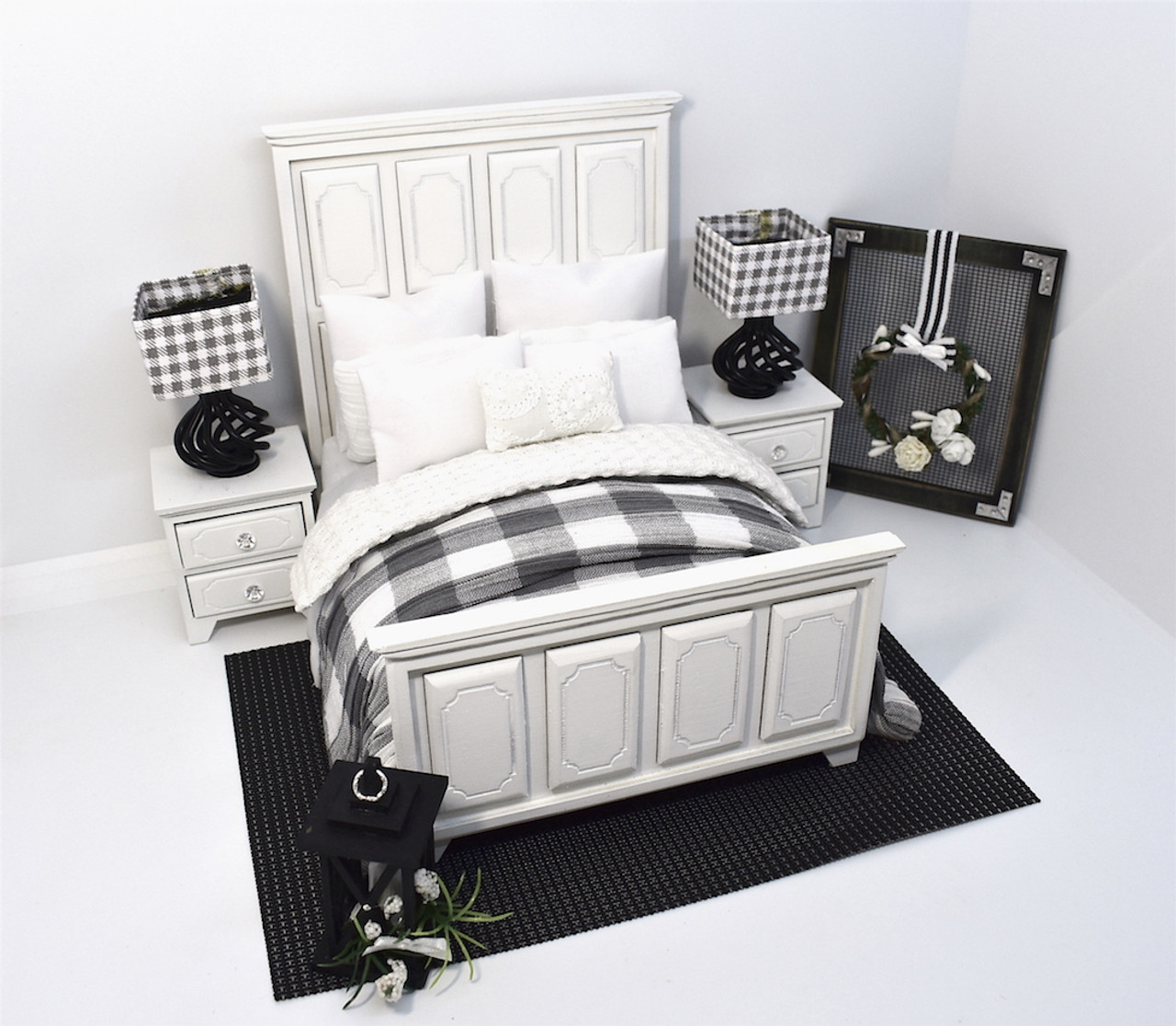 Dollhouse Furniture Queen Bed Set, Mini Bedroom Accessories for 12