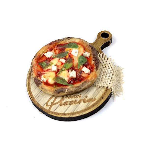 1:12 scale modern miniature dollshouse polymer clay food collectible Missy Miniac Miniatures Rustic Pizza