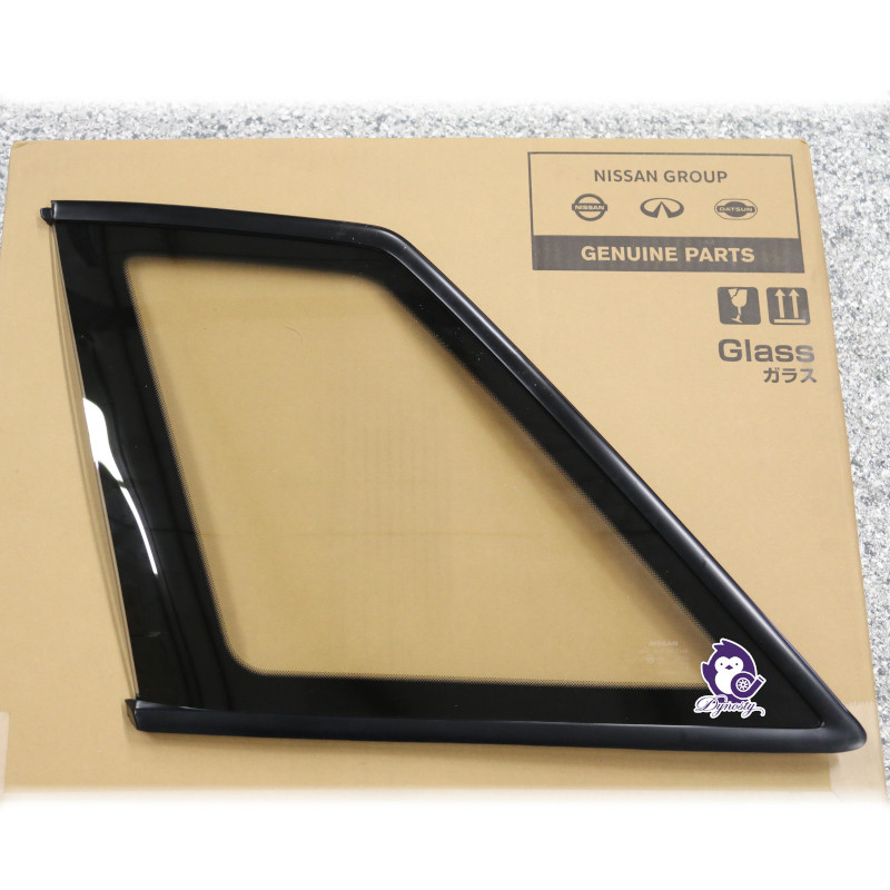 R32 GTR Rear Quarter Glass w/ Finisher - Left Side
