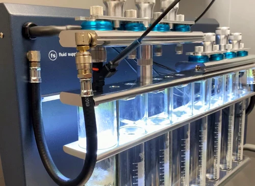 Dynosty injector flow bench testing and cleaning injectors
