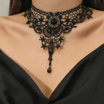 Gothic Victorian Lace Choker – Floral Lace with Cameo & Teardrop Pendant