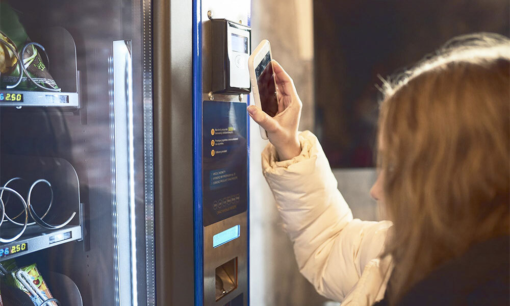 Máquina de vending 24 horas en Farmacia El Parque, en Don Benito, Badajoz