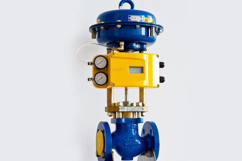 Aplisens APIS mounting set consisting of brackets and hardware for installing APIS valve positioners on linear and rotary pneumatic actuators.