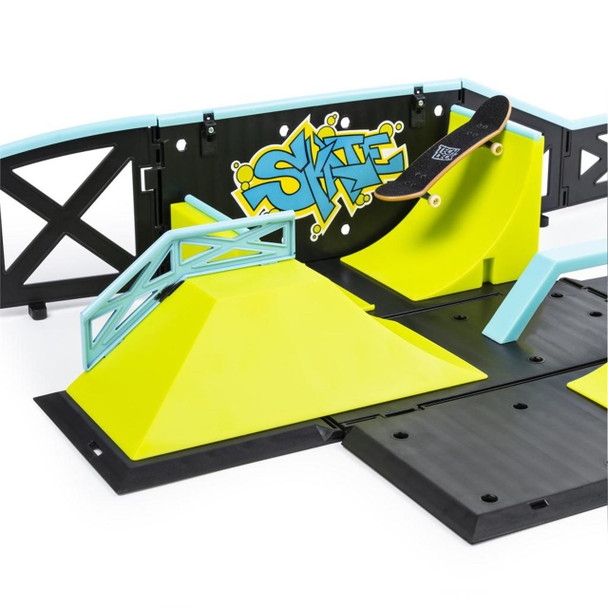 Tech Deck Transforming Sk8 Container Playset