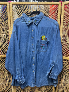 Vtg Looney Tunes Tweety Bird Denim Button Down T-Shirt Women's Size 26W/28W Vtg Looney Tunes Tweety Bird Denim Button Down T-Shirt Women's Size 26W/28W