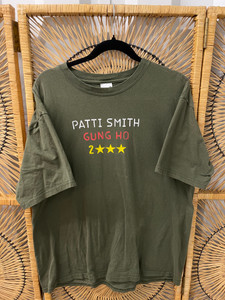 Vintage Y2K 2000 Patti Smith Gung Ho Olive Green Punk Rock Tour T-Shirt Size XL Vintage Y2K 2000 Patti Smith Gung Ho Olive Green Punk Rock Tour T-Shirt Size XL