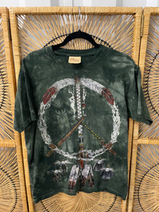 90s The Mountain Native American Dreamcatcher Green Tie Dye T-Shirt Size Medium 90s The Mountain Native American Dreamcatcher Green Tie Dye T-Shirt Size Medium