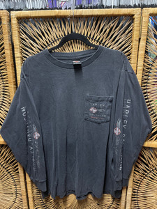 Y2K 2001 Harley Davidson Motorcycles Emblem Long Sleeve Black Pocket T-Shirt Sz Large Y2K 2001 Harley Davidson Motorcycles Emblem Long Sleeve Black Pocket T-Shirt Sz Large