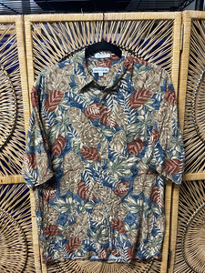 Vtg Pierre Cardin Hawaiian Floral Button Down Shirt Size Medium Vtg Pierre Cardin Hawaiian Floral Button Down Shirt Size Medium