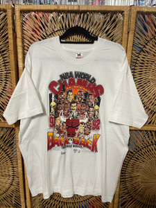 Vtg 1992 90s Pro Player Chicago Bulls Back to Back NBA Champions Caricature White T-Shirt Size XL Vtg 1992 90s Pro Player Chicago Bulls Back to Back NBA Champions Caricature White T-Shirt Size XL