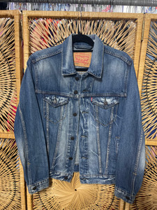 Y2K Levi's Levi Strauss Denim Jean Jacket Size Small Y2K Levi's Levi Strauss Denim Jean Jacket Size Small