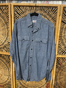 Vintage Levis 70s Chambray Orange Tab Work Shirt Size Small Vintage Levis 70s Chambray Orange Tab Work Shirt Size Small