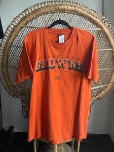Y2K Reebok NFL Cleveland Browns Orange Football T-Shirt Size Medium Y2K Reebok NFL Cleveland Browns Orange Football T-Shirt Size Medium