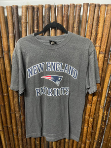 Y2K New England Patriots NFL Football Gray T-Shirt Size Medium Y2K New England Patriots NFL Football Gray T-Shirt Size Medium