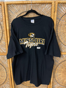 DS University of Missouri Tigers Mizzou NCAA Black T-Shirt Size XL DS University of Missouri Tigers Mizzou NCAA Black T-Shirt Size XL