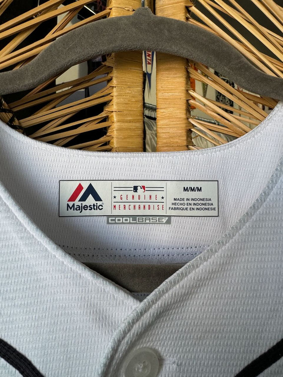 Majestic MLB Seattle Mariners Felix Hernandez #34 White Baseball Jersey Size Medium