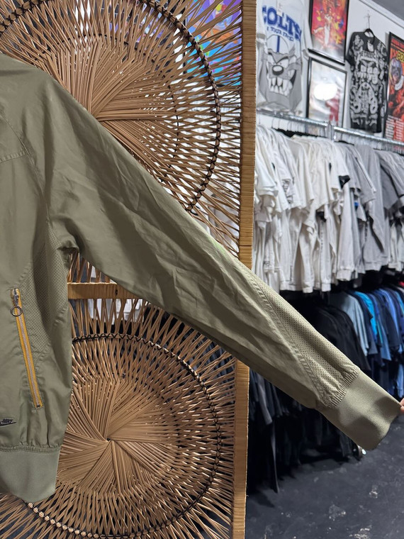 Y2K Nike Sage Green Windbreaker Size Women's Medium