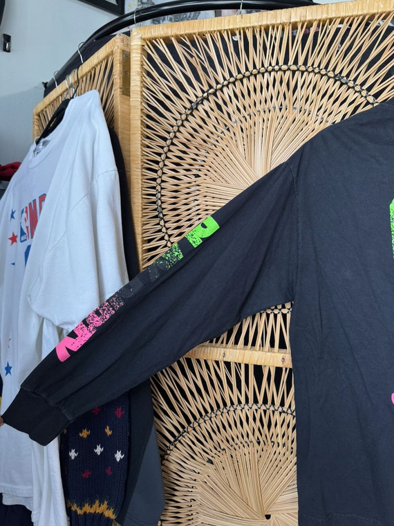 Y2K Undefeated Black Long Sleeve T-Shirt Size Medium