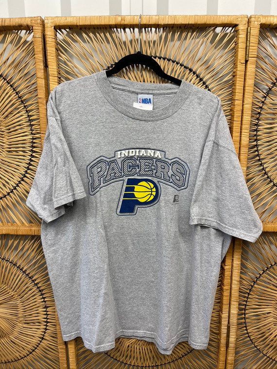 Y2K NBA Brand Indiana Pacers Basketball Gray T-Shirt Size XL