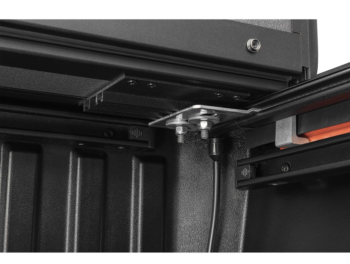 Extang Trifecta Endure ALX Tri-fold Tonneau Cover | 2024-2026