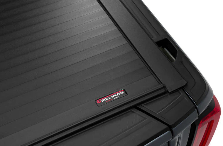 &　TUNDRA ROLL-N-LOCK トノカバー Roll-N-Lock Tundra M-Series Retractable Bed Cover TU16808 (22-26