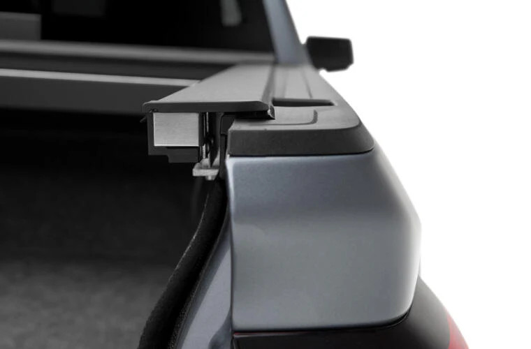 &　TUNDRA ROLL-N-LOCK トノカバー Roll N Lock BT570A A-SERIES RETRACTABLE COVER