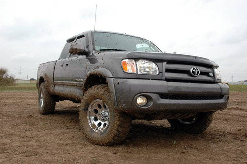 Rough Country 2.5" Lift Kit | 2000-2006 Toyota Tundra