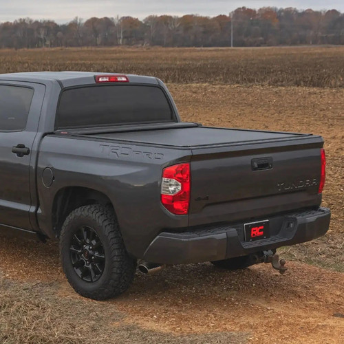 Rough Country Retractable Hard Bed Cover | 2007-2021 Toyota Tundra