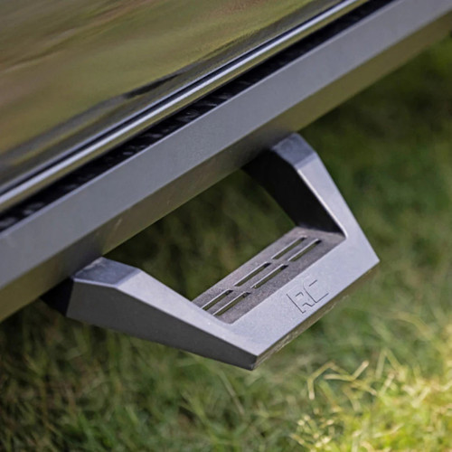Rough Country SRX2 ADJ Aluminum Step | 2023-2005 Toyota Tacoma