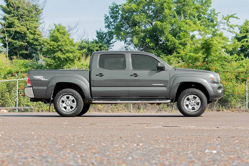 Rough Country 2" Leveling Lift Kit | 2023-2005 Toyota Tacoma (744)