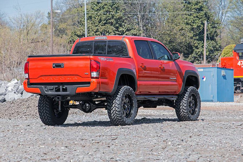 Rough Country 6" Lift Kit | 2023-2016 Toyota Tacoma