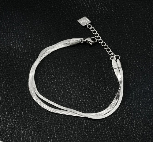 Inese herringbone bracelet-white gold