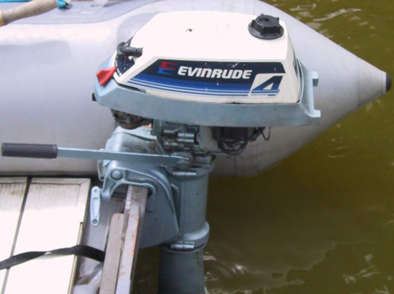 Electric vs. Traditional Outboard Boat Motors Explained