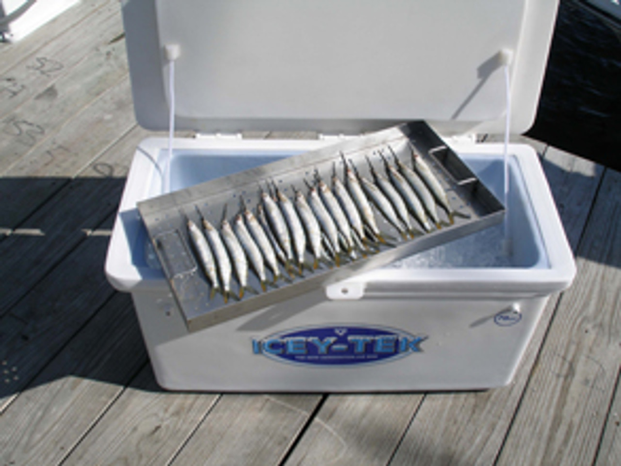 How to install rod holders on the Engel Live Bait Cooler 