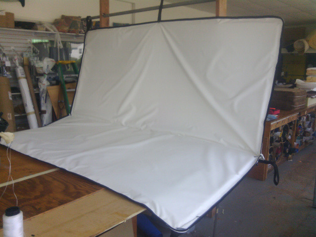 Canyon Giant Big Eye Tuna Bag B52 - 60" x 120"