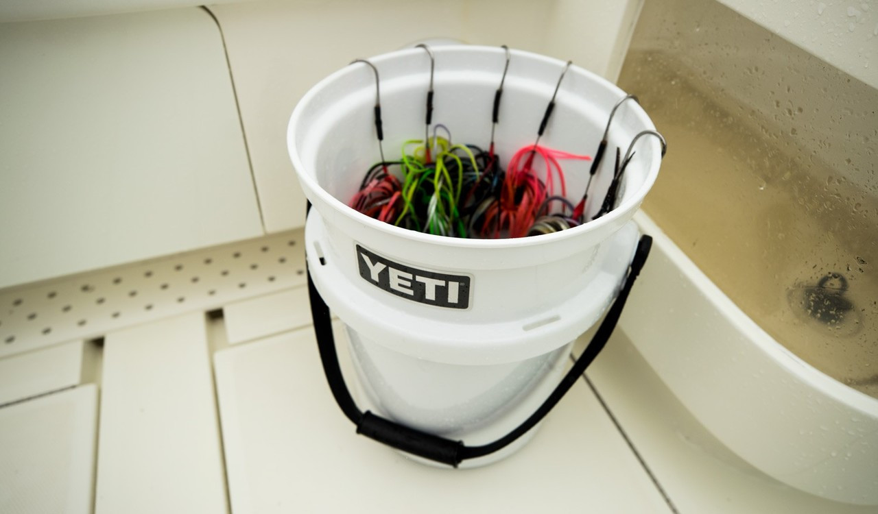Yeti Loadout Bucket 5 Gallons - White - Alltackle.com