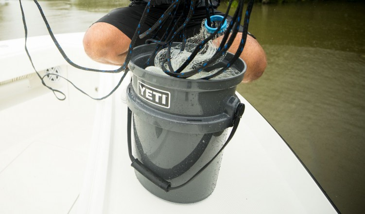 Yeti Loadout Bucket  5 Gallons - Charcoal