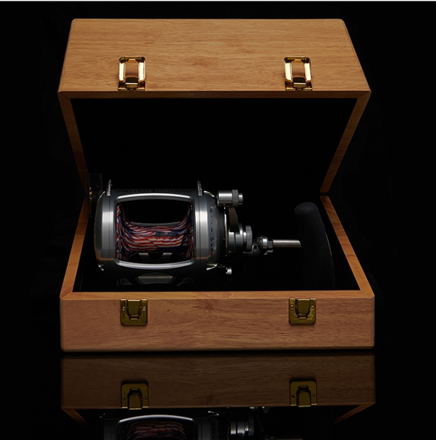 Penn International VISWS United We Stand Liberty Reel 50# - Silver