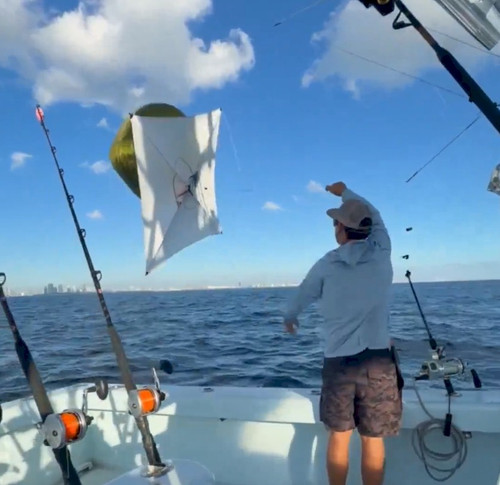 R&R Tackle Square Helium Balloon Small Gold