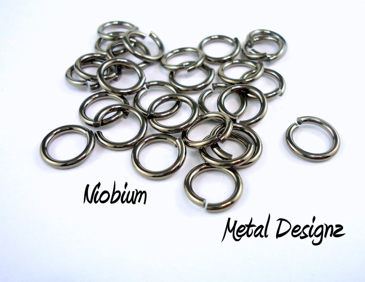 Rubber Jump Rings 18g 3/16 - Black - Metal Designz